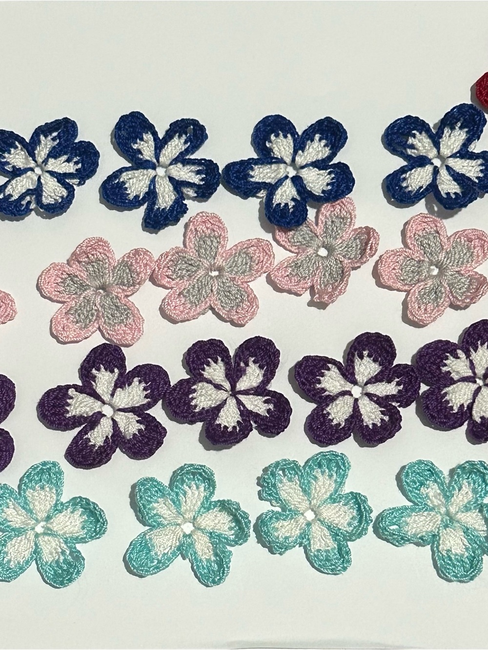 Handmade crochet Floral Appliqué Pack 25 pcs Multicolor - Picture 3 of 5